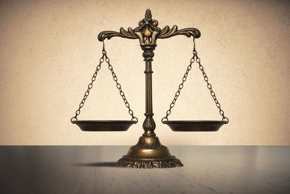 ХҮҮХЭД АЮУЛГҮЙ ОРЧИНД АМЬДРАХ,  АЛИВАА ХҮЧИРХИЙЛЛЭЭС АНГИД БАЙХ ЭРХТЭЙ